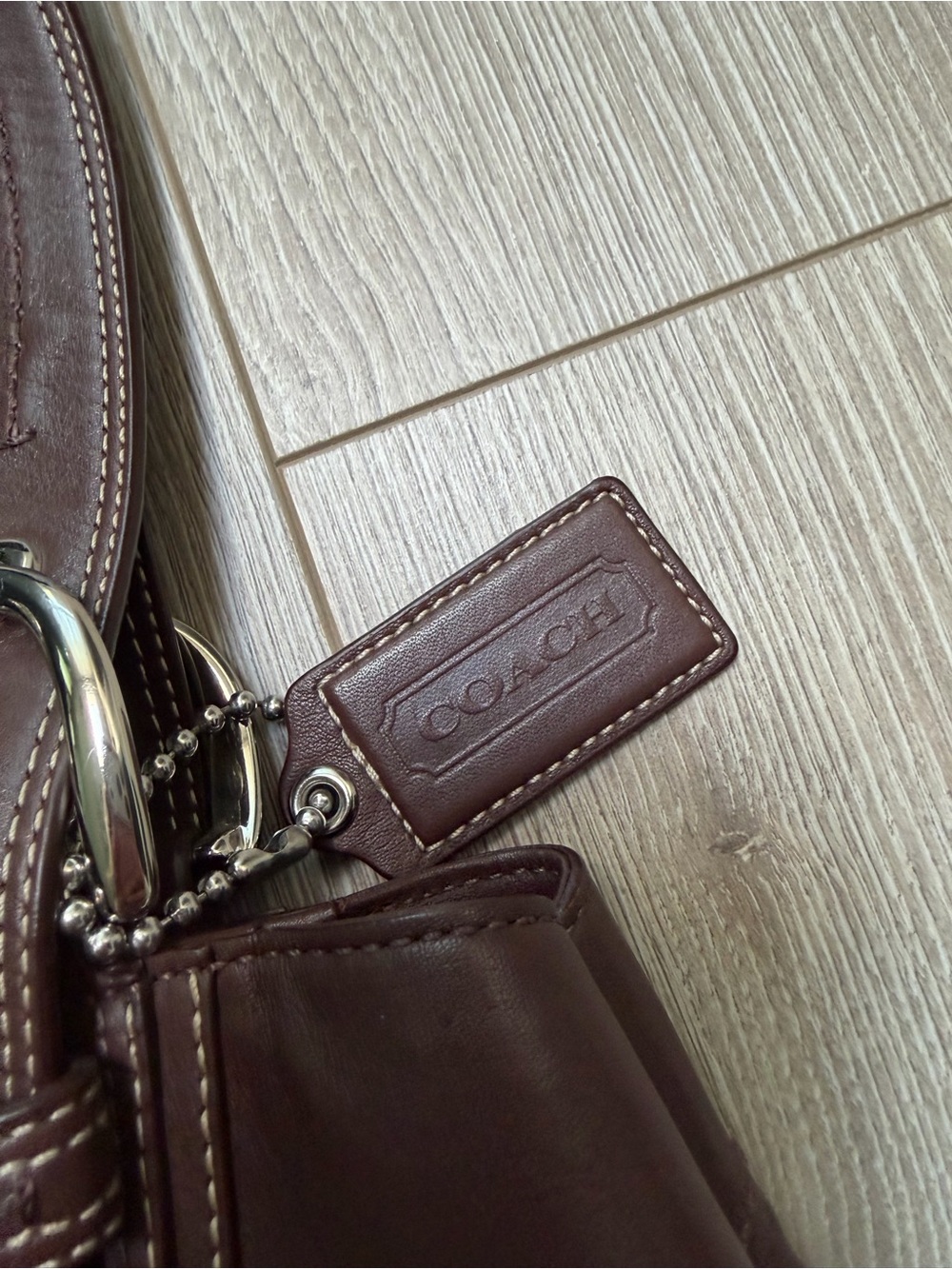 Coach Vintage SoHo Pleated Hobo Bag Espresso Brown Silver Slouchy Leather Y2K - Picture 3 of 7